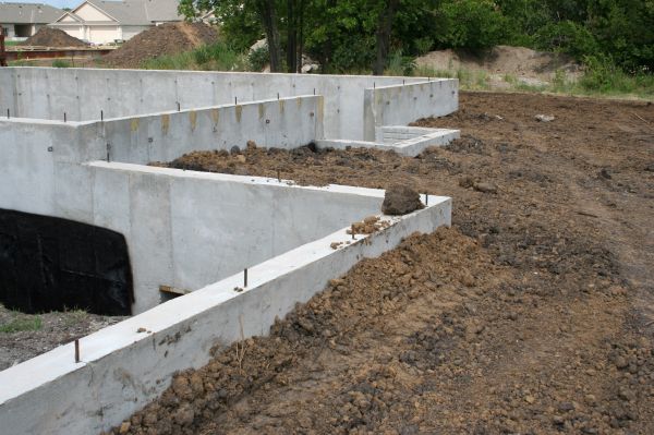 Cost of Foundation Wall Construction in Holly Springs